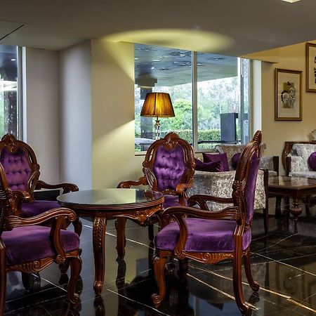Hotel Atrio By Devam à Gurgaon Extérieur photo