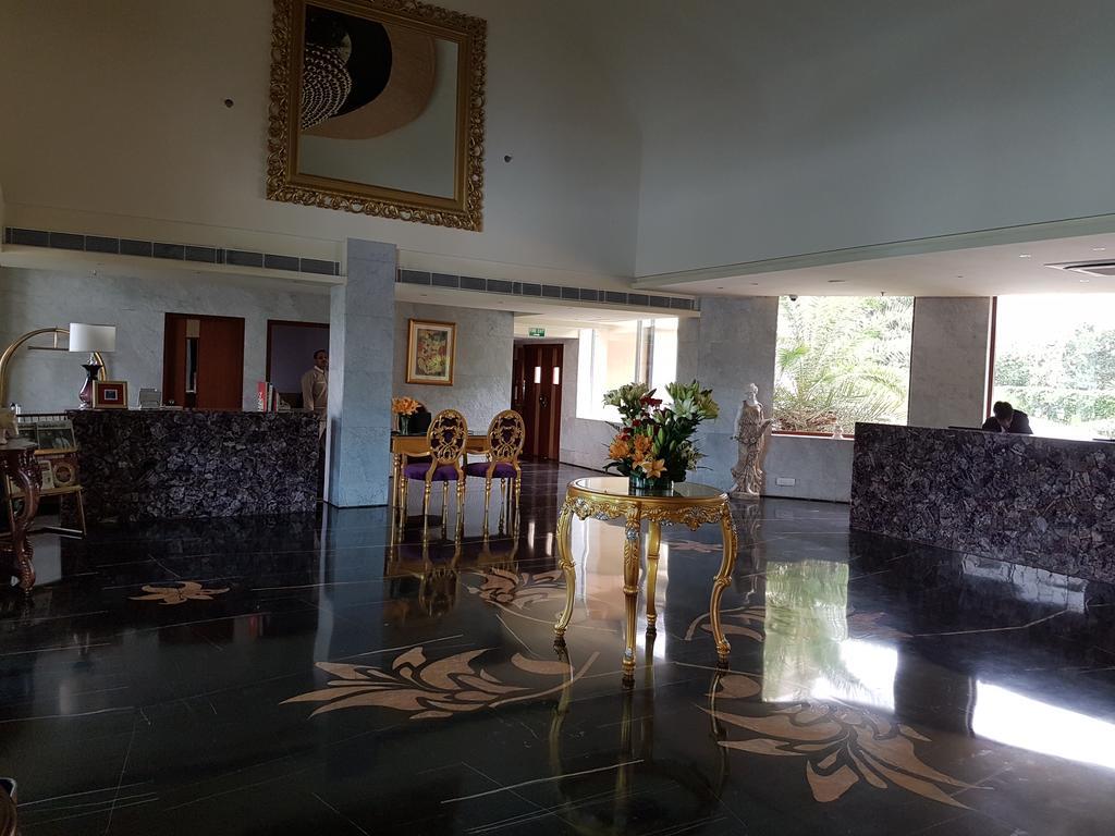 Hotel Atrio By Devam à Gurgaon Extérieur photo