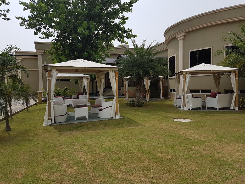 Hotel Atrio By Devam à Gurgaon Extérieur photo