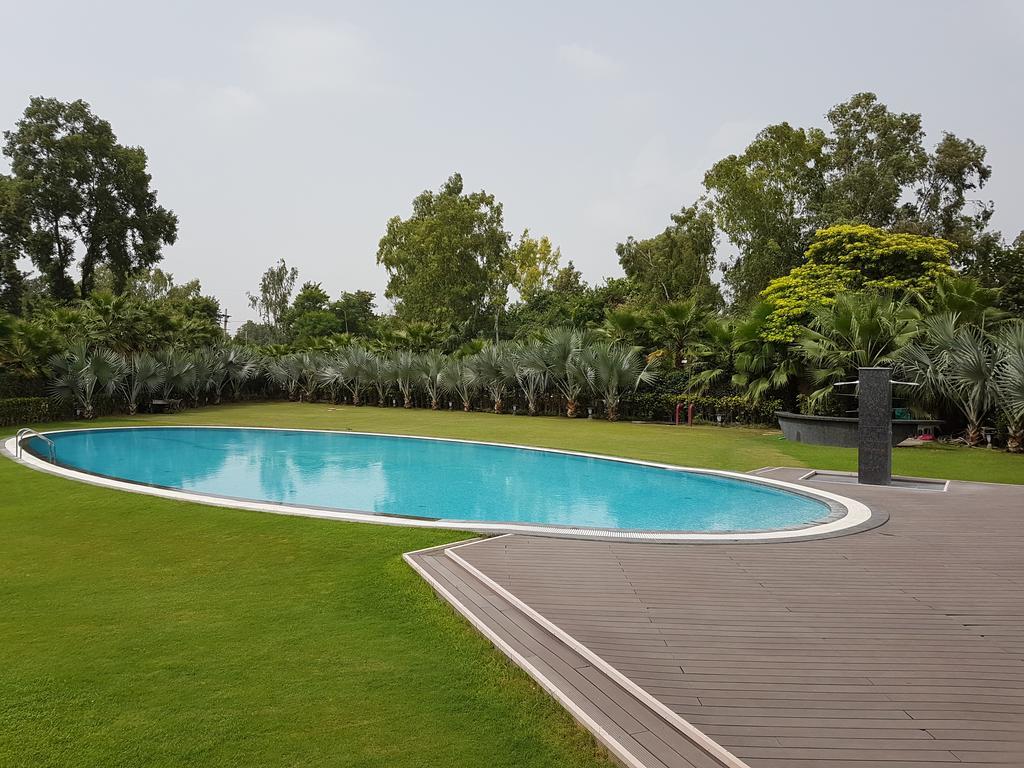 Hotel Atrio By Devam à Gurgaon Extérieur photo