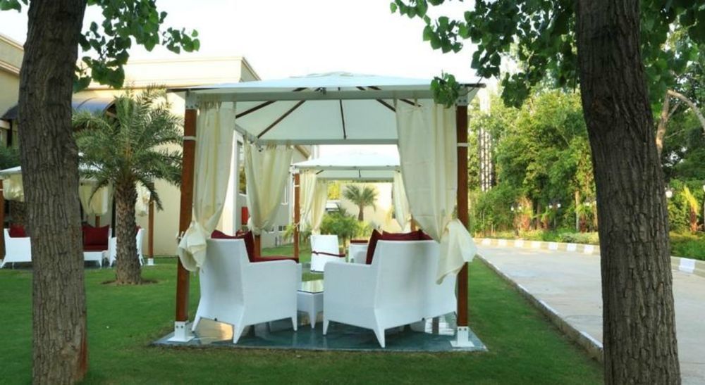Hotel Atrio By Devam à Gurgaon Extérieur photo