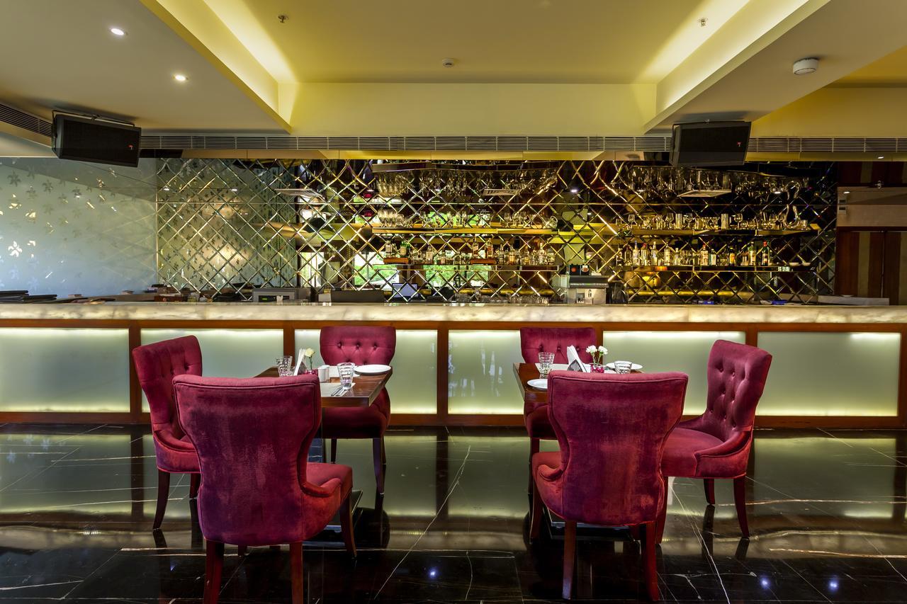 Hotel Atrio By Devam à Gurgaon Extérieur photo
