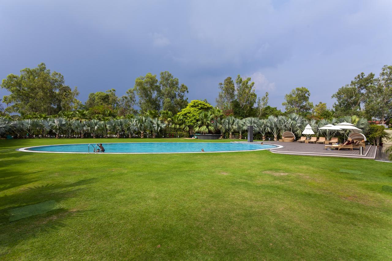 Hotel Atrio By Devam à Gurgaon Extérieur photo