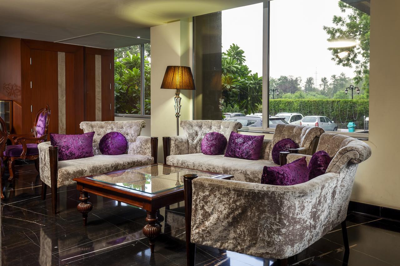 Hotel Atrio By Devam à Gurgaon Extérieur photo